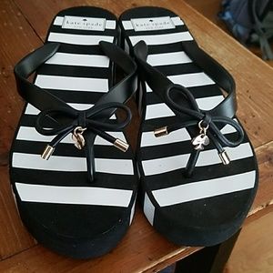 Kate Spade Size 9 Black and White Flip Flops